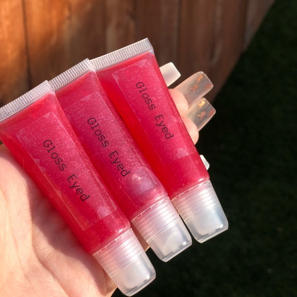 “Rose red” gloss - Picture 2 of 4